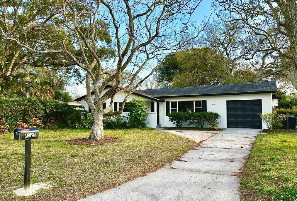 6123 111th Ave, Tampa FL  33617-3129 exterior