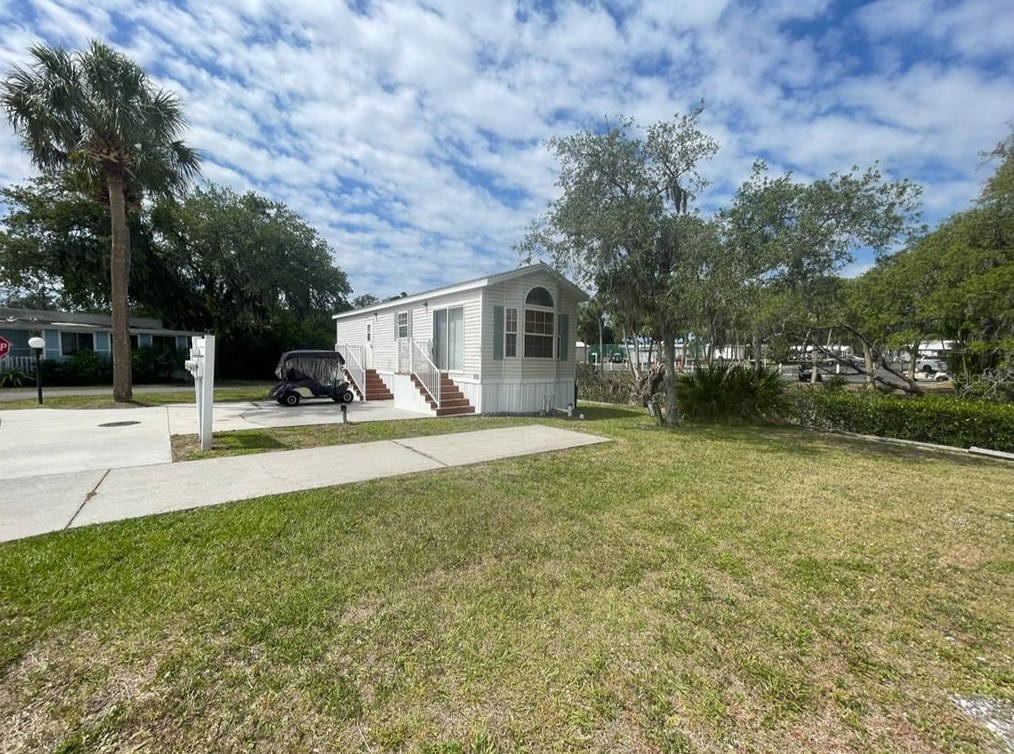 3333 26th Ave, Bradenton FL  34208-7201 exterior