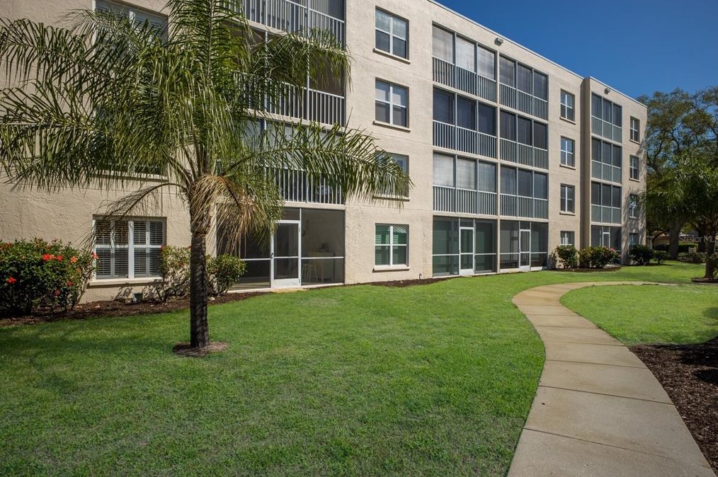 3950 Ironwood Cir, Bradenton, FL 34209-8608
