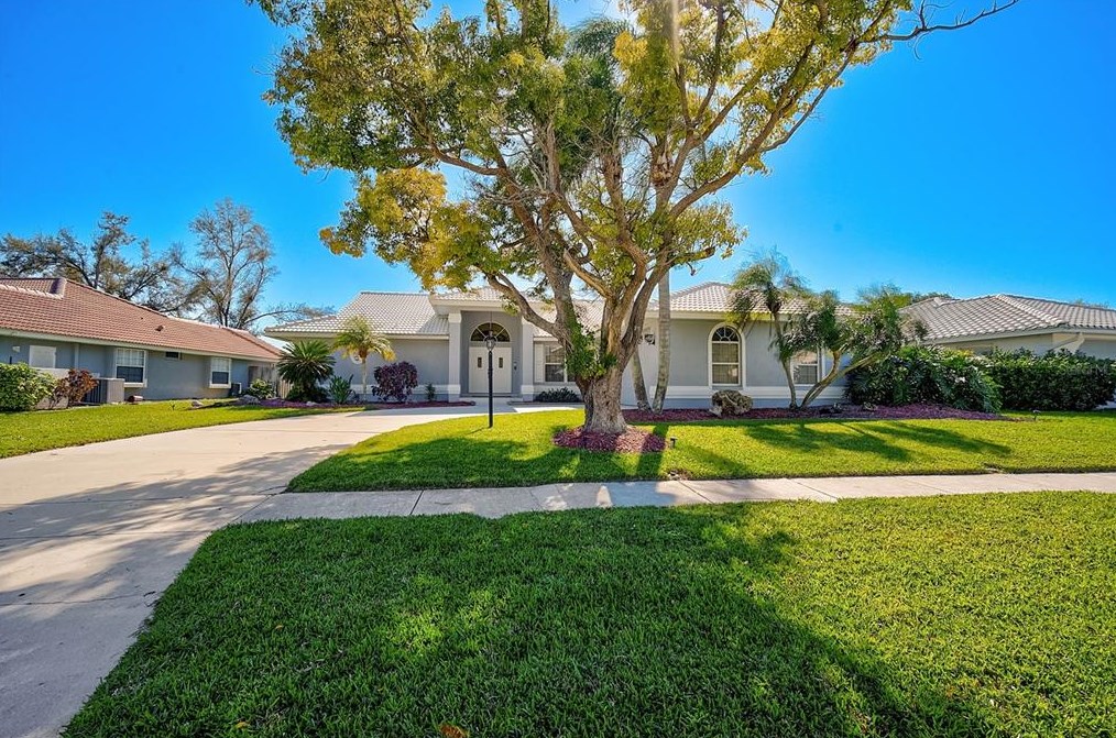 1133 Hoover St, Nokomis, FL 34275-4407