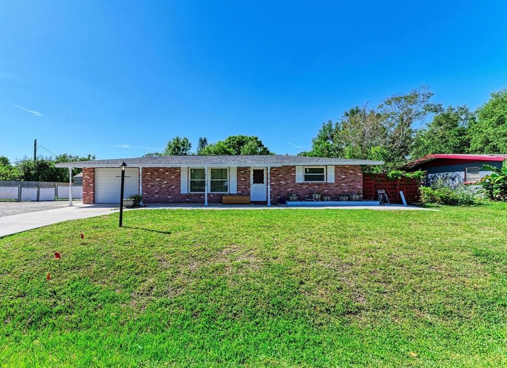 3818 San Luis Dr, Sarasota, FL 34235-3543