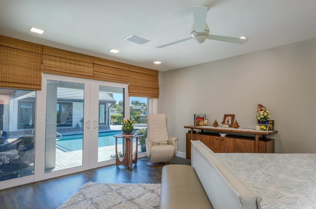 414 Mdw Lark Dr, Sarasota FL 34236-1902 exterior