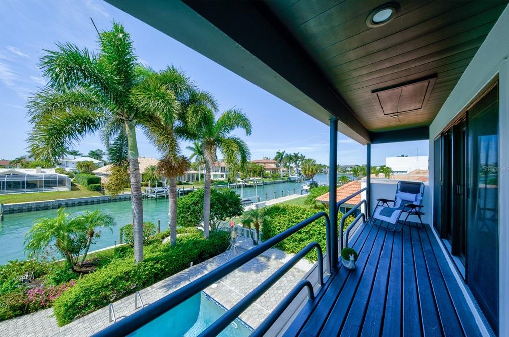 414 Mdw Lark Dr, Sarasota FL 34236-1902 exterior