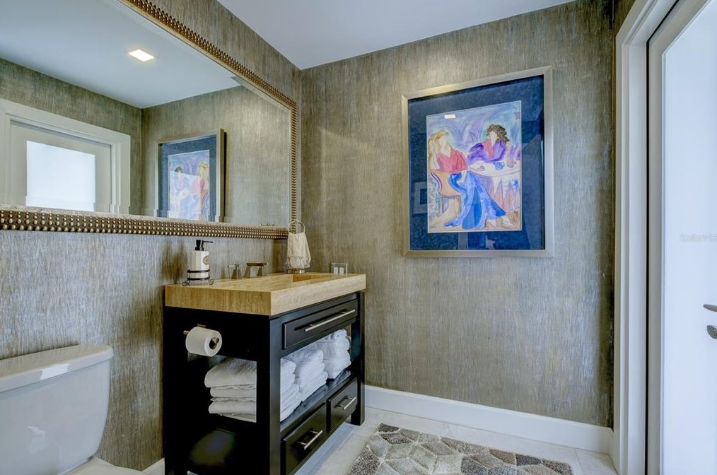 414 Mdw Lark Dr, Sarasota FL 34236-1902 exterior