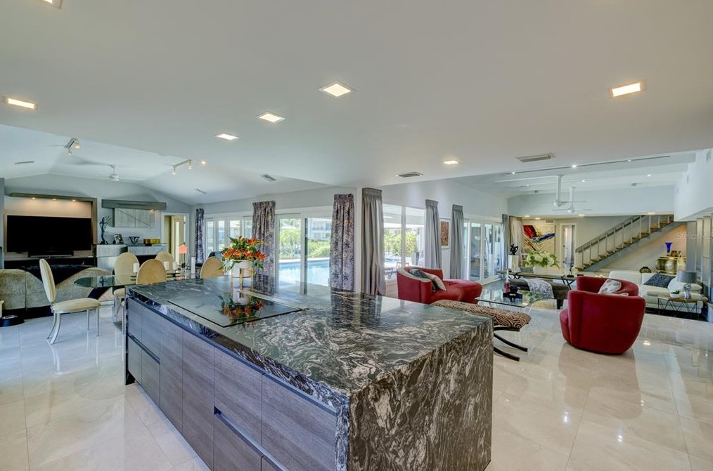 414 Mdw Lark Dr, Sarasota FL 34236-1902 exterior