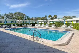 3915 Schwalbe Dr, Sarasota, FL 34235 - Photo 6