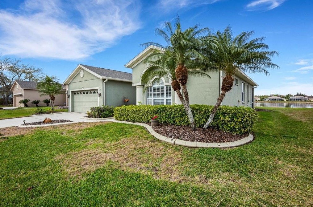210 Londonderry Dr, Sarasota, FL 34240