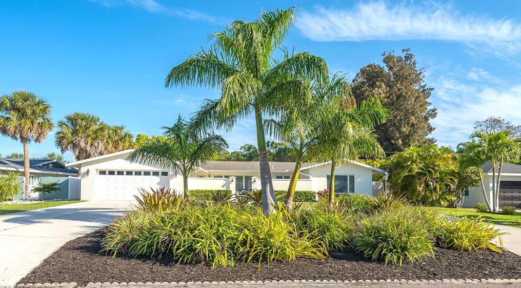 415 S Shore Dr, Sarasota, FL 34234