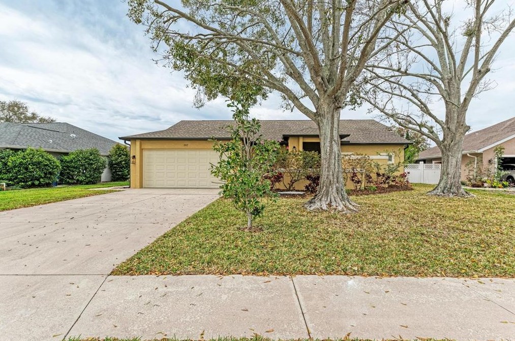 307 Bayside Pkwy, Nokomis FL 34275-3428 exterior