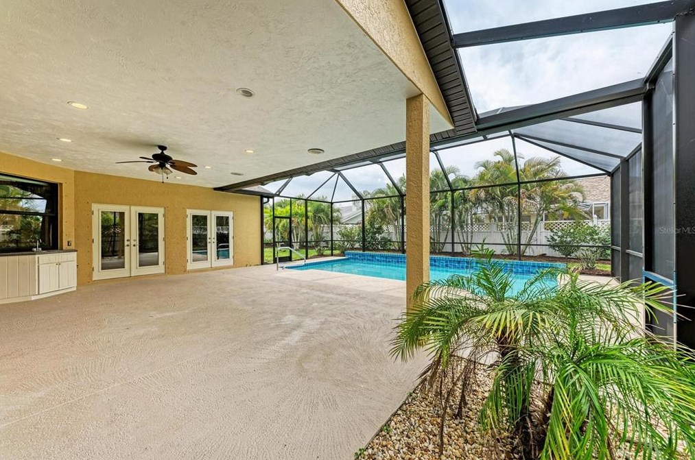 307 Bayside Pkwy, Nokomis FL 34275-3428 exterior