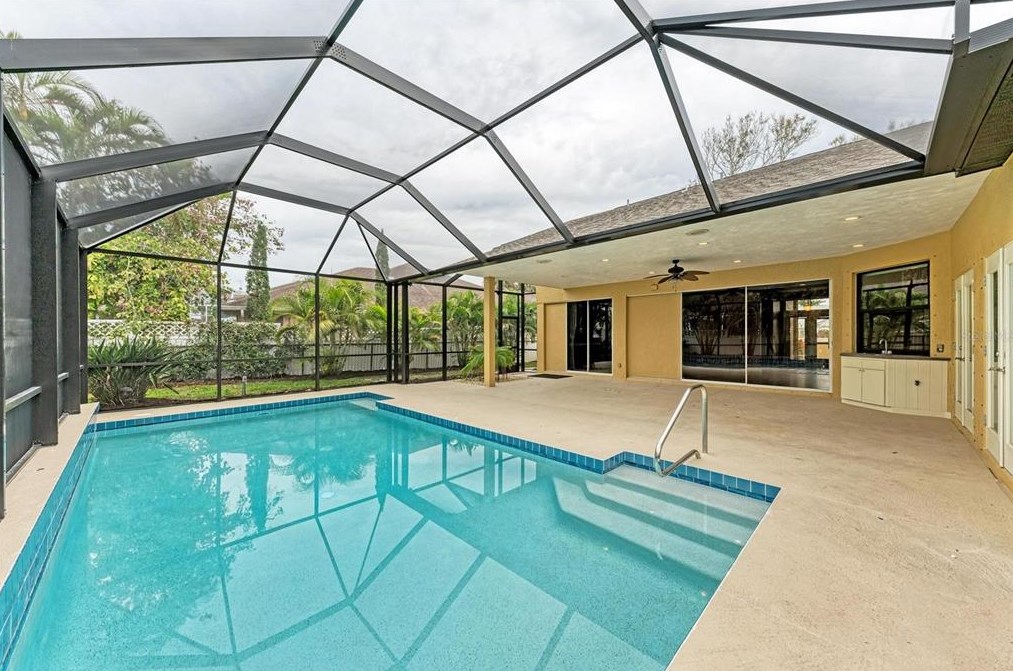 307 Bayside Pkwy, Nokomis FL 34275-3428 exterior