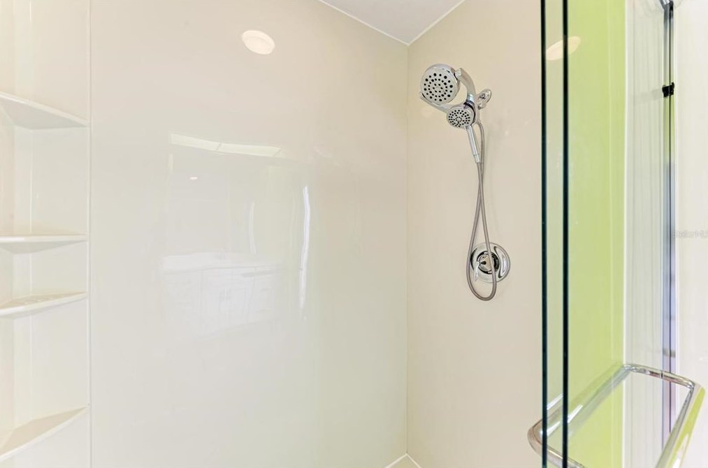 307 Bayside Pkwy, Nokomis FL 34275-3428 exterior