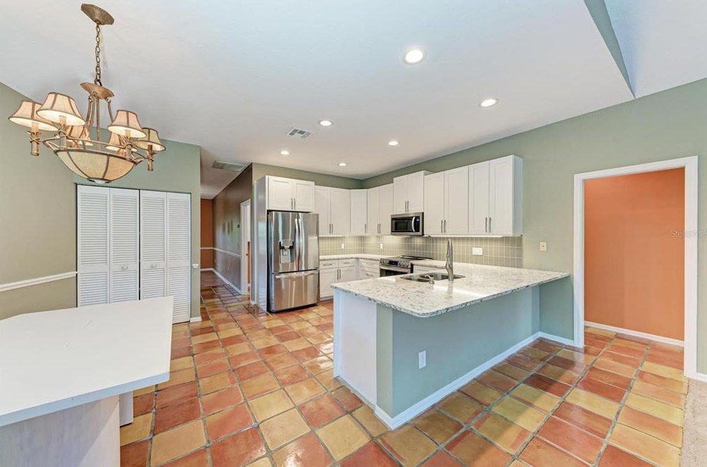 307 Bayside Pkwy, Nokomis FL 34275-3428 exterior