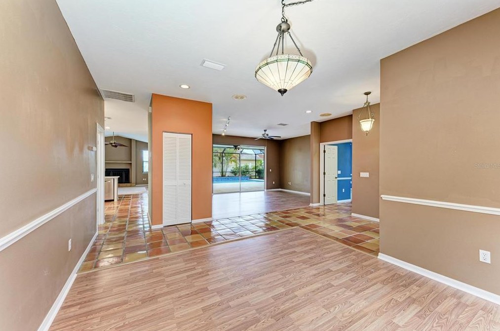 307 Bayside Pkwy, Nokomis FL 34275-3428 exterior