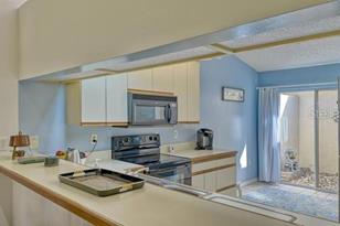 5905 Doral Dr, Sarasota, FL 34243 - Photo 14