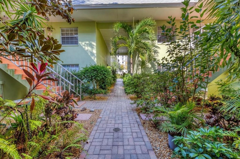 445 S Palm Ave #1, Sarasota, FL 34236
