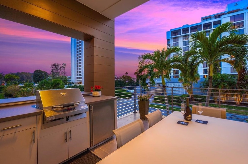 711 Palm Ave, Sarasota FL  34236-7724 exterior