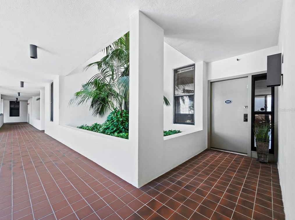 1930 Harbourside Dr, Longboat Key, FL 34228-4274