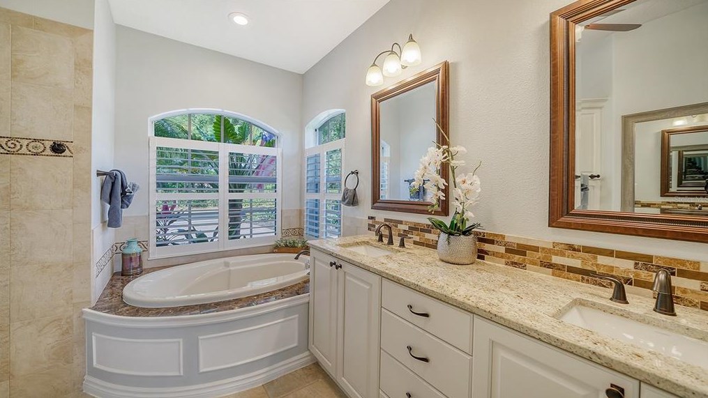 11407 Savannah Lakes Dr, Parrish FL  34219-2303 exterior