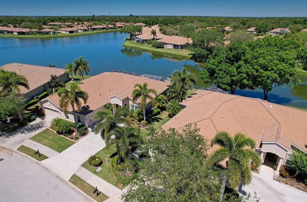 8047 Victoria Falls Cir, Sarasota, FL 34243-4262
