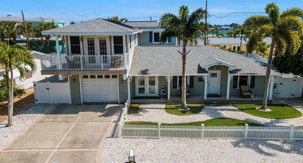 1215 Boca Ciega Isle Dr, Saint Petersburg, FL 33706-2545