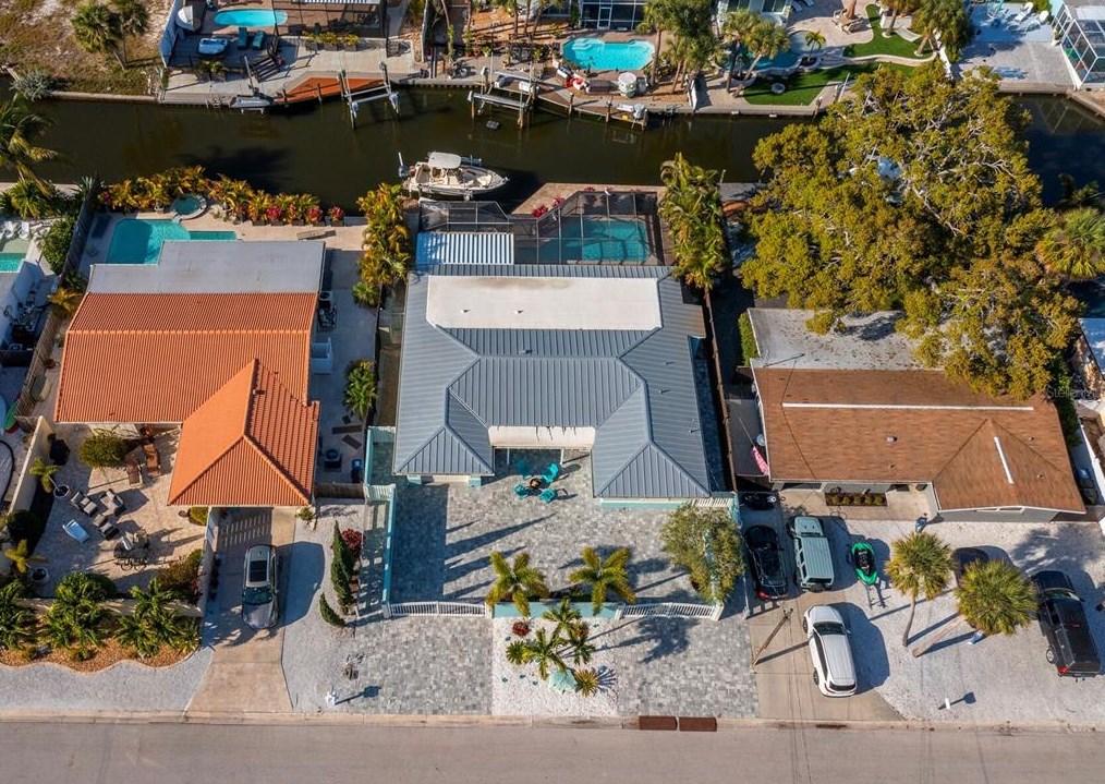 335 Avenida Milano, Sarasota, FL 34242-1516