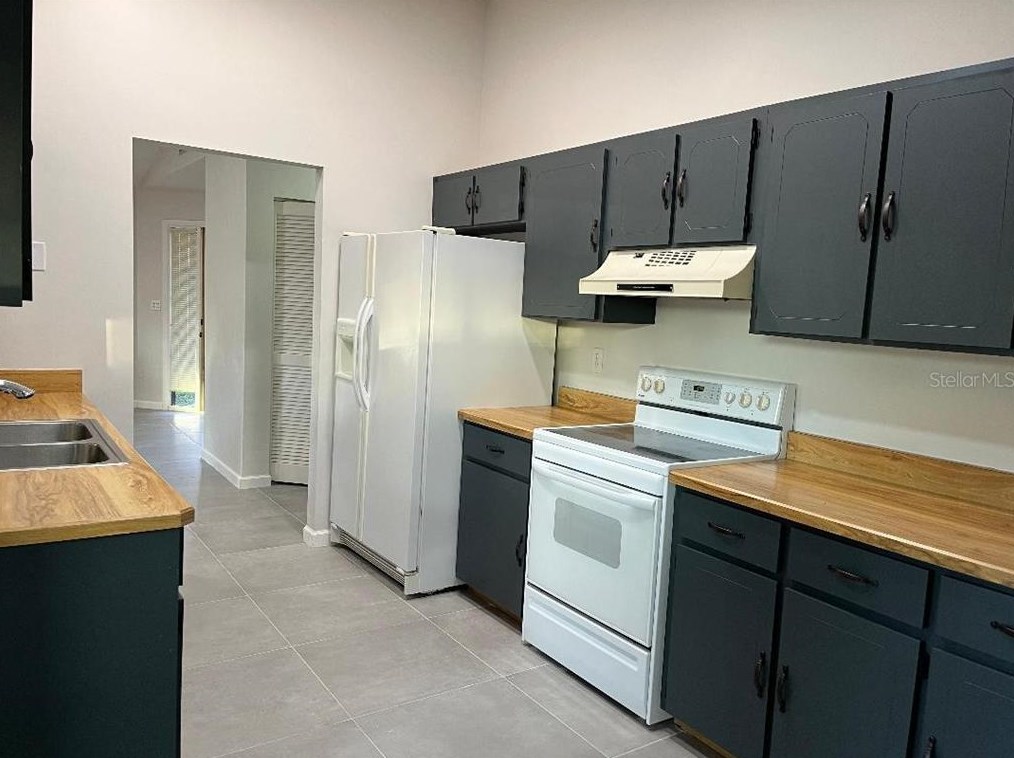 20 Lago Vista Pl, Palm Coast FL  32164-7721 exterior