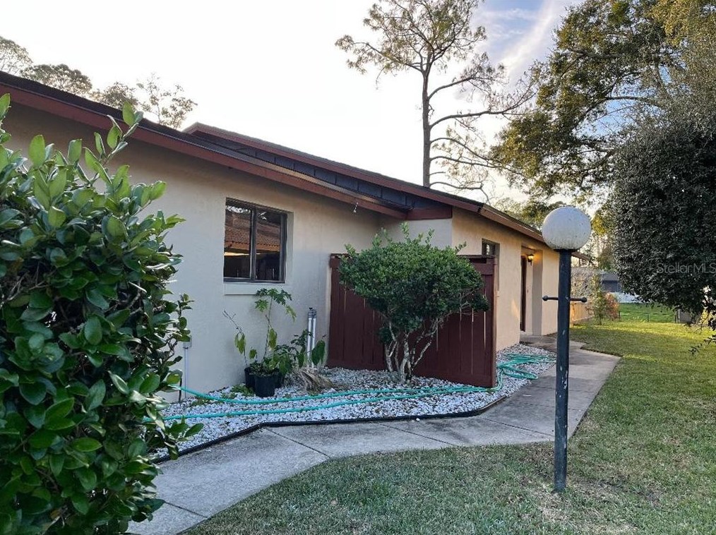 20 Lago Vista Pl, Palm Coast FL  32164-7721 exterior