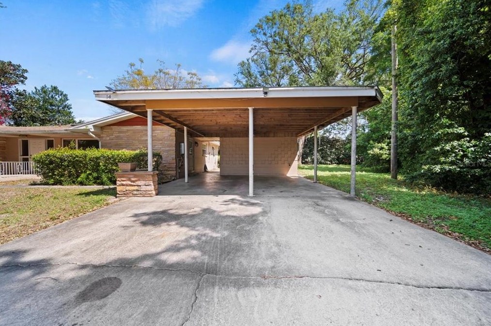 14 Golfview Cir, Winter Haven, FL 33881-4302