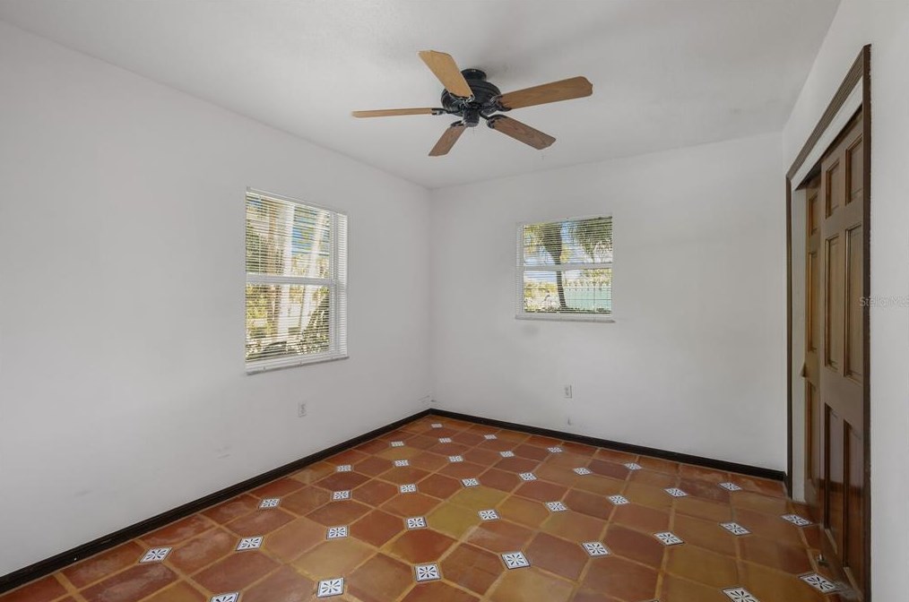 504 71 St, Bradenton Beach FL  34217-1103 exterior