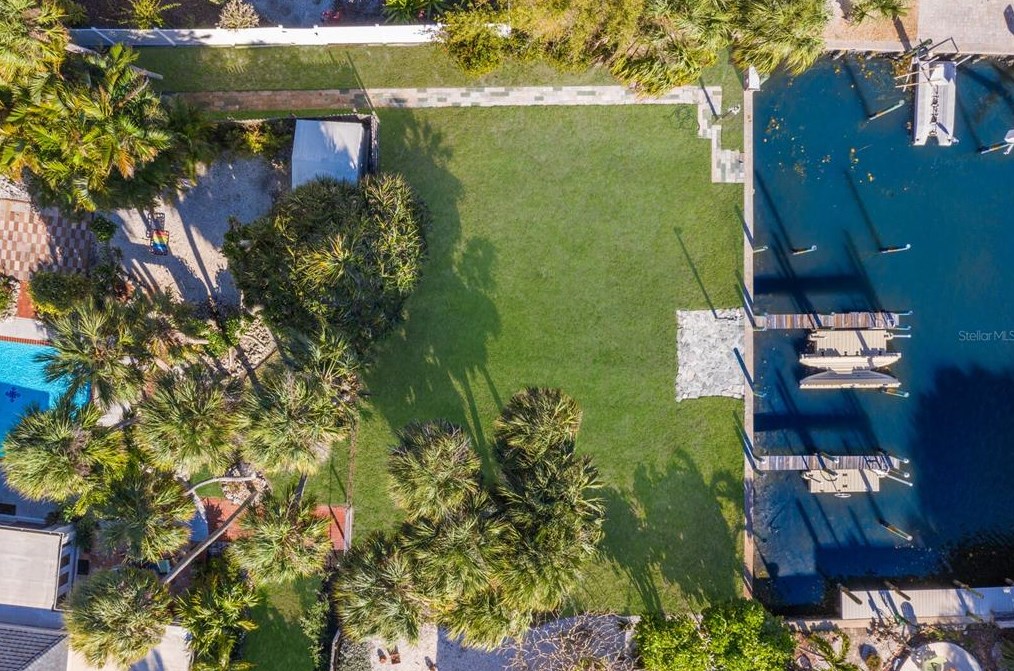 504 71 St, Bradenton Beach FL  34217-1103 exterior
