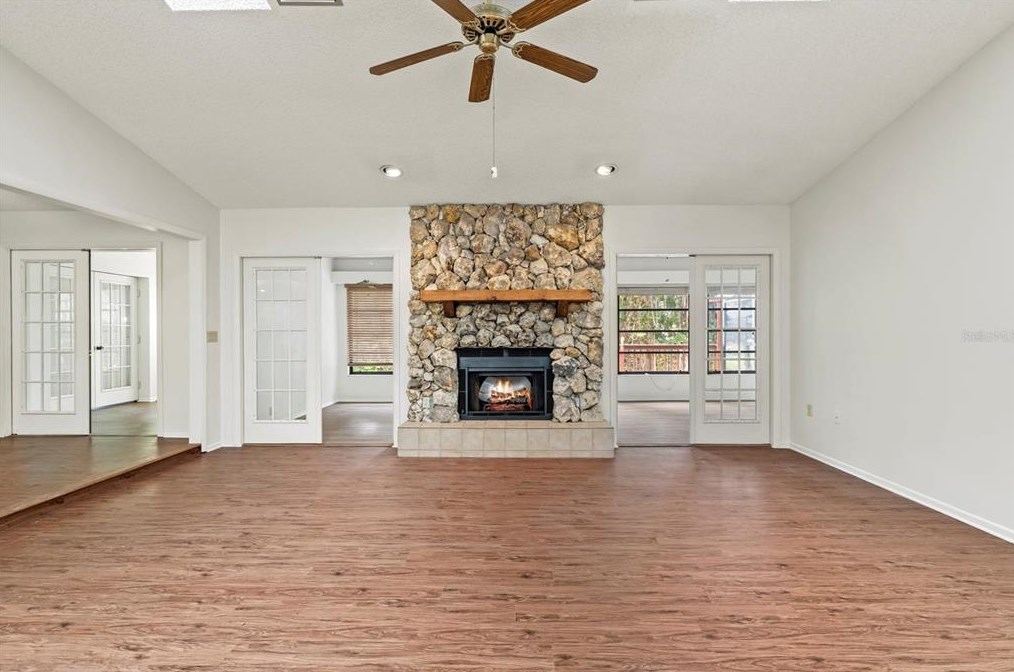 4770 Maid Marian Ln, Sarasota, FL 34232-2631