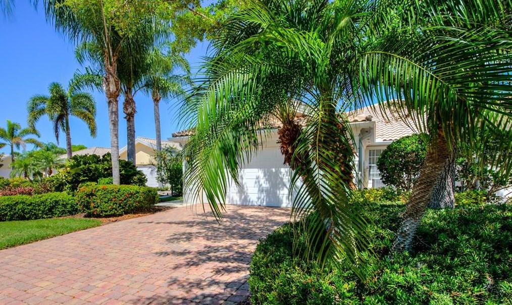 5812 Helicon Pl, Sarasota, FL 34238-4726