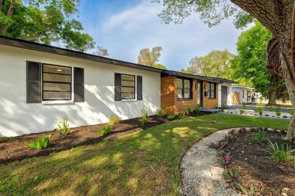 4259 Elkcam Blvd, Saint Petersburg, FL 33705-4216