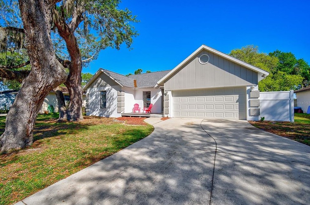 2501 Wood Oak Dr, Sarasota, FL 34232-6817
