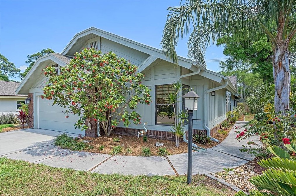 7841 Pine Trace Dr, Sarasota, FL 34243-3753