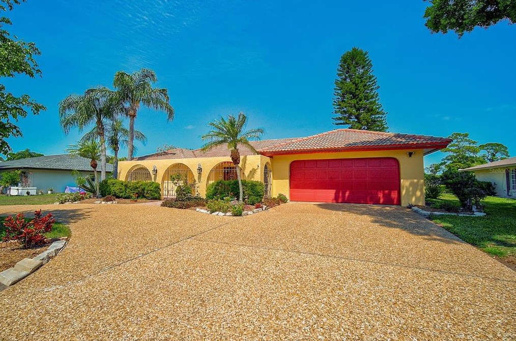 5321 Palm Aire Dr, Sarasota, FL 34243-3707