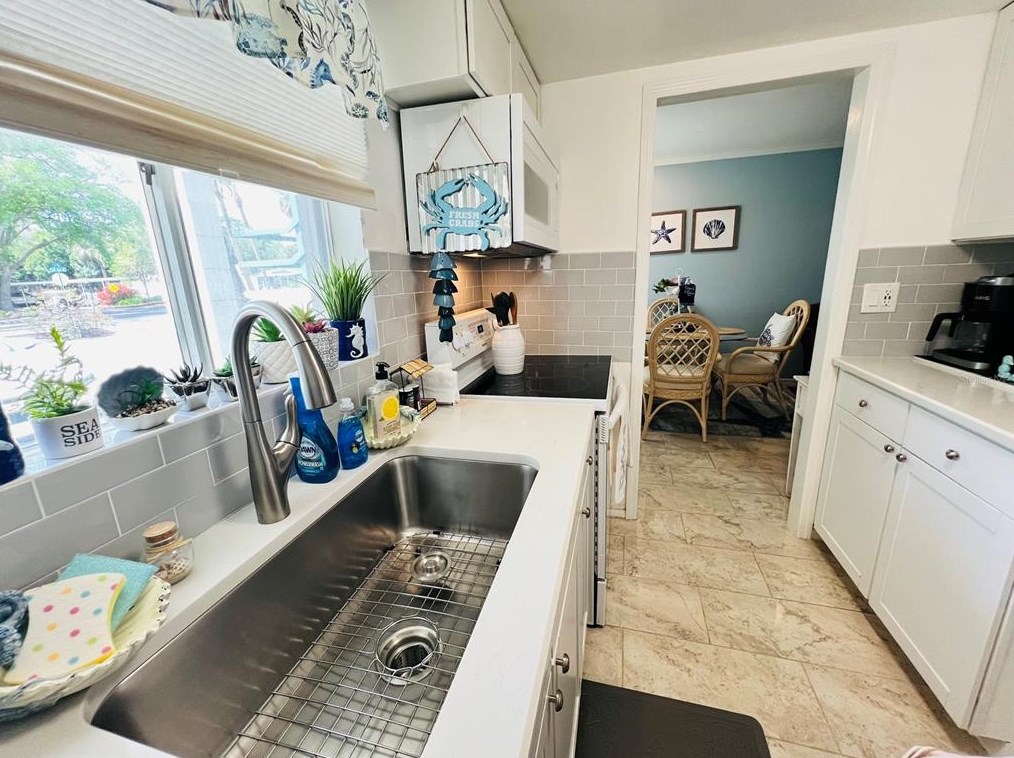 1803 Flamingo Blvd, Bradenton, FL 34207