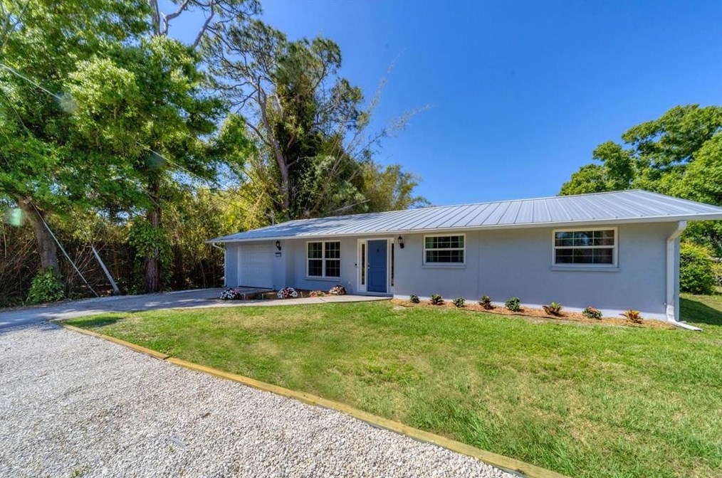 2220 Huntington Ave, Sarasota, FL 34232-3528