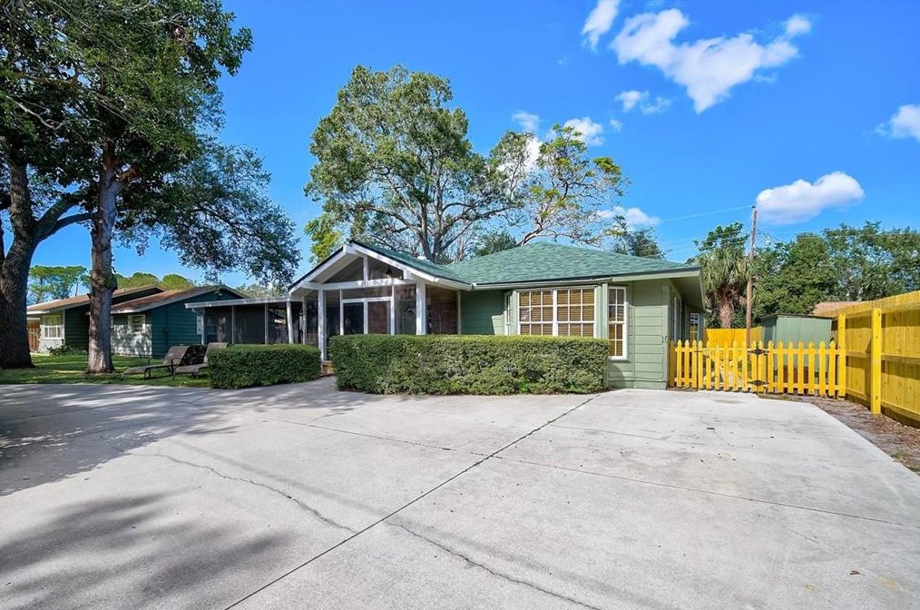 2637 Nancy St, Sarasota, FL 34237-7619