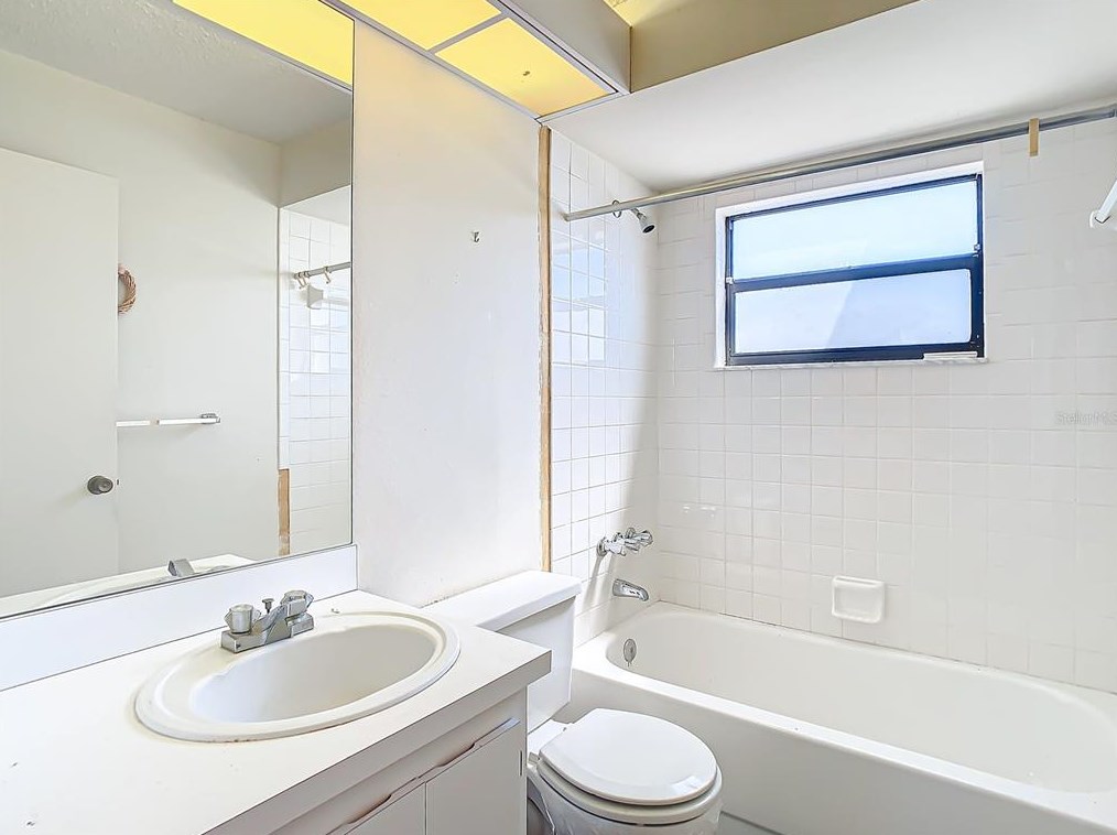 7644 Shapleigh Dr, Port Richey FL  34668-4333 exterior