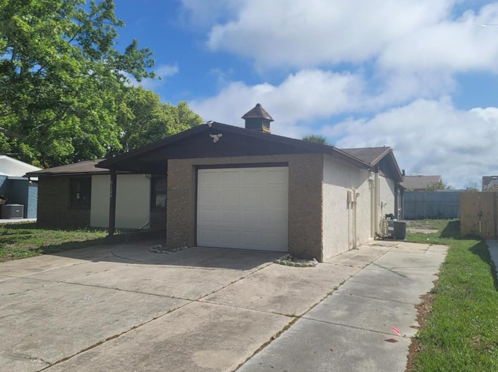 9124 Lido Ln, Port Richey, FL 34668-4951