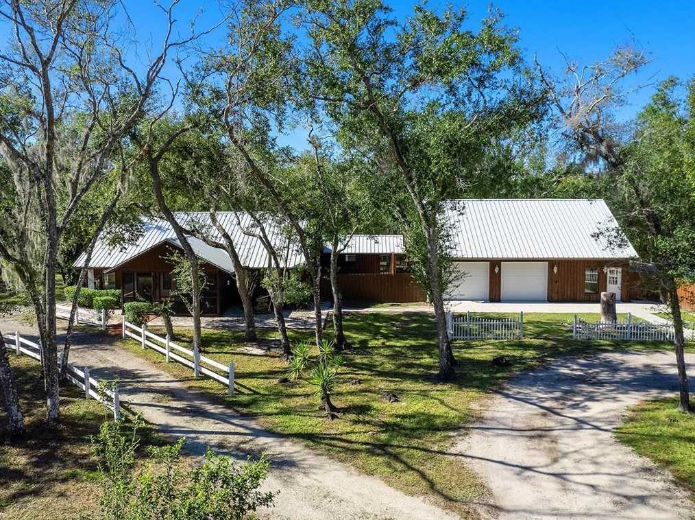 3300 Rustic Rd, Nokomis, FL 34275