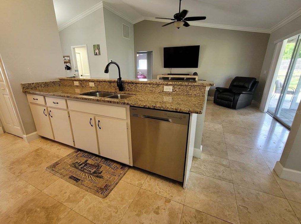 2854 56th Avenue Cir, Bradenton, FL 34203-5371