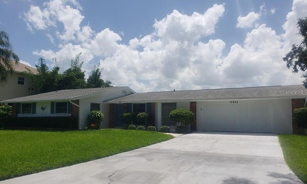 4411 Dolphin Ln, Palmetto, FL 34221