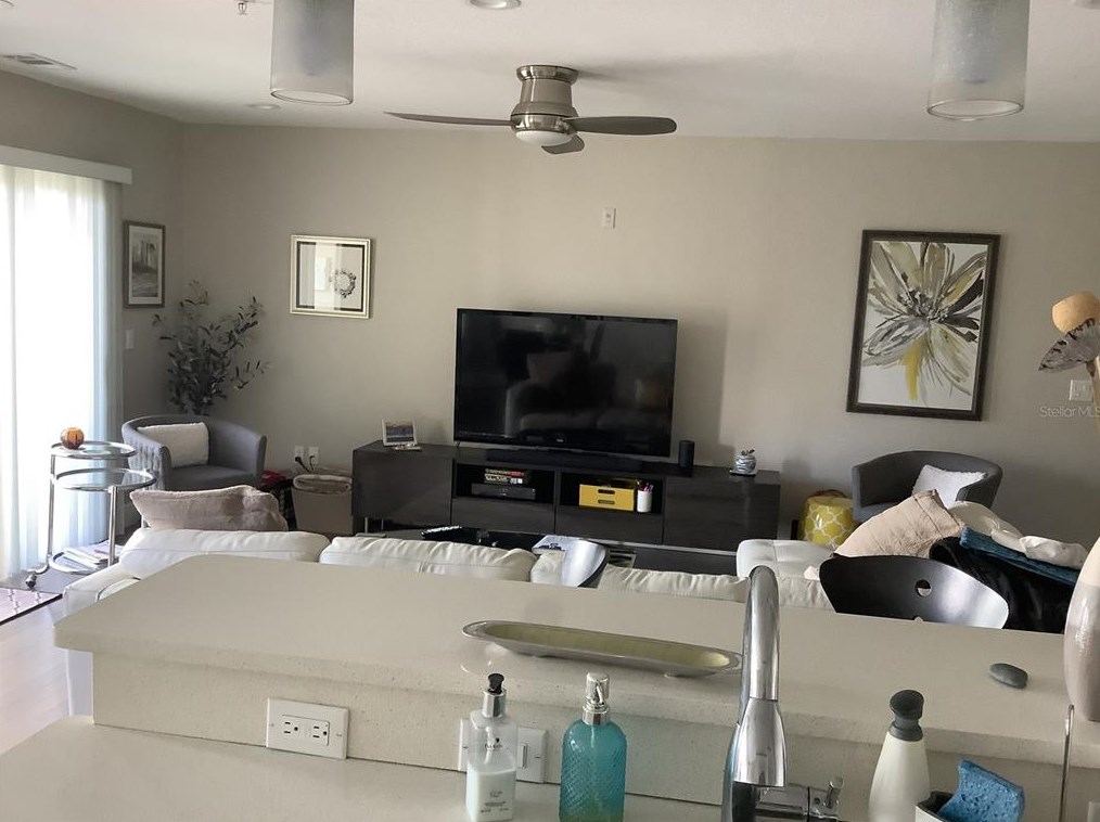 850 S Tamiami Trl Apt 122, Sarasota, FL 34236