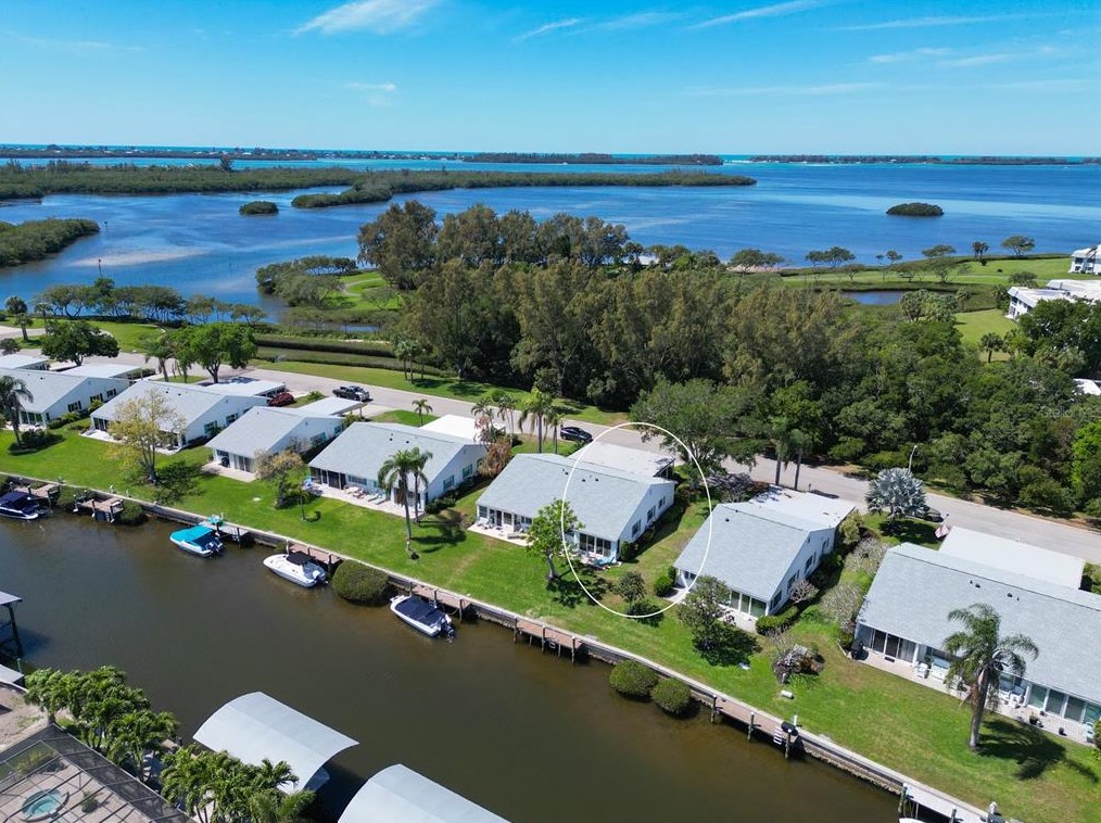 4823 Mount Vernon Dr, Bradenton, FL 34210-2040