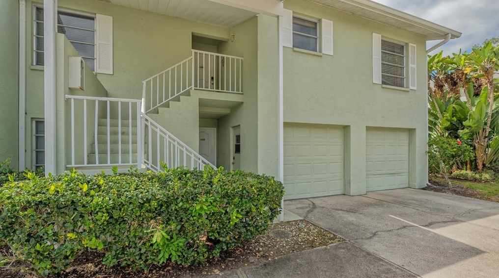 5082 Oak Run Dr, Sarasota, FL 34243-3500