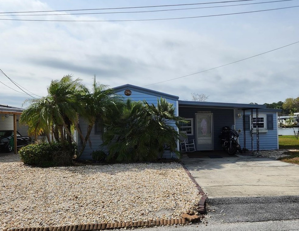 12906 Lake Dora Cir, Tavares, FL 32778-4207