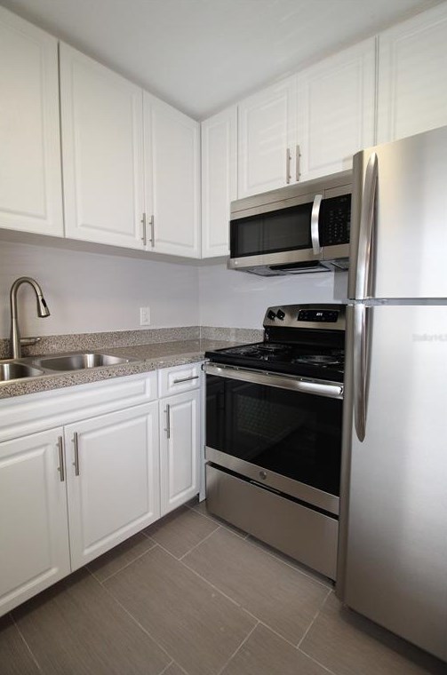 3001 Bee Ridge Rd #222, Sarasota, FL 34239